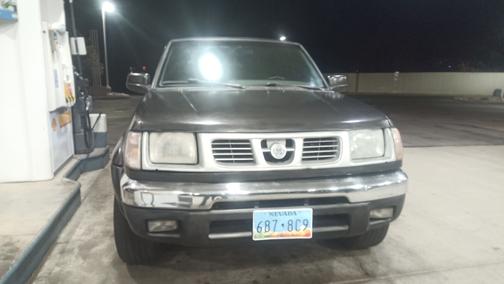 Black 2000 Nissan Frontier SE King Cab