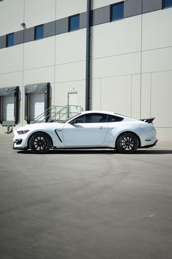 2016 Ford Shelby GT350 Base