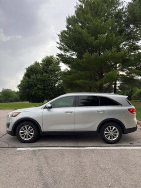 Silver 2018 Kia Sorento LX