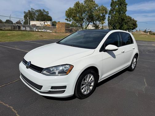 White 2016 Volkswagen Golf TSI S 2-Door