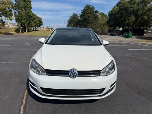 White 2016 Volkswagen Golf TSI S 2-Door
