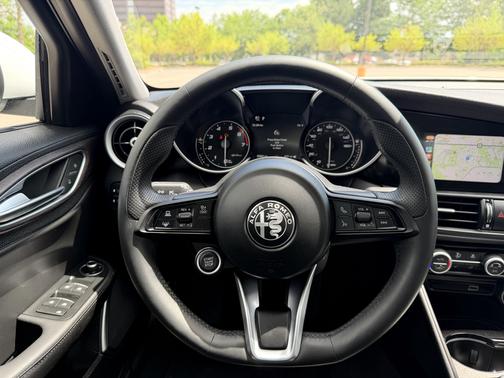 White 2021 Alfa Romeo Giulia Ti