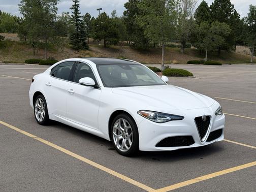 White 2021 Alfa Romeo Giulia Ti