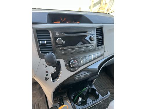 2013 Toyota Sienna LE