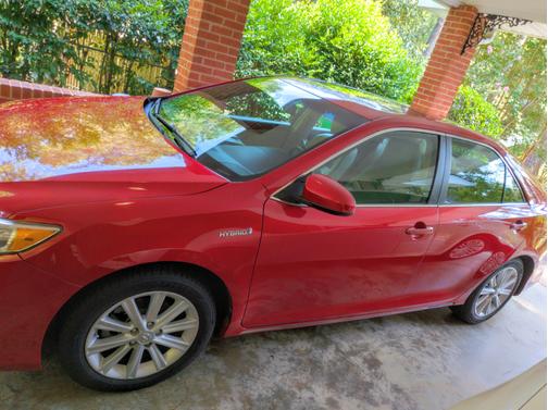 Red 2014 Toyota Camry Hybrid XLE