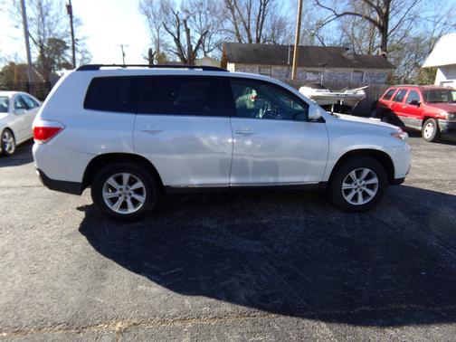2013 Toyota Highlander SE