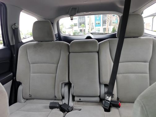 Gray 2016 Honda Pilot EX