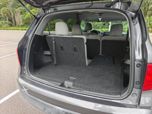 Gray 2016 Honda Pilot EX