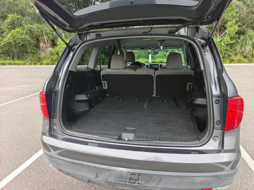 Gray 2016 Honda Pilot EX