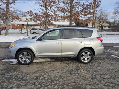 2009 Toyota RAV4 Sport