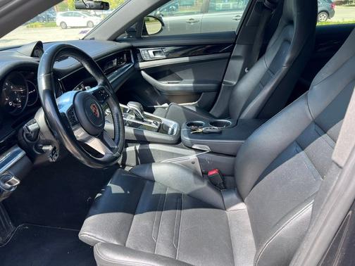 2017 Porsche Panamera Panamera 4