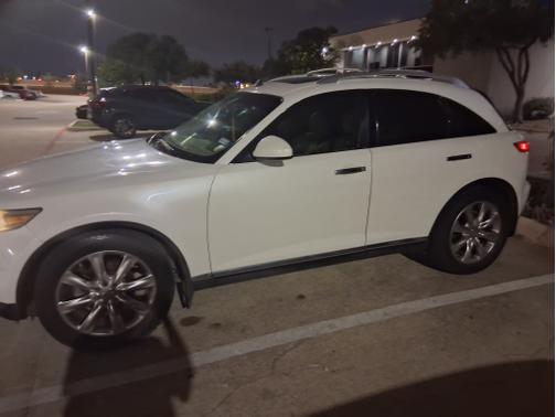 White 2008 INFINITI FX35 Base