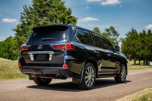 2017 Lexus LX 570 Base