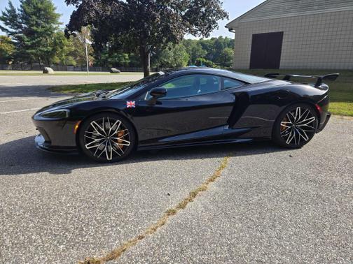2023 McLaren GT Base