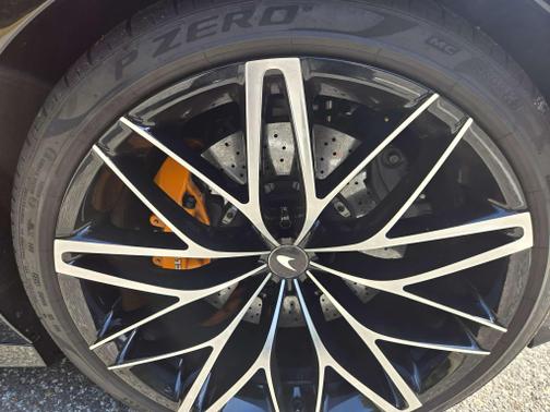 2023 McLaren GT Base