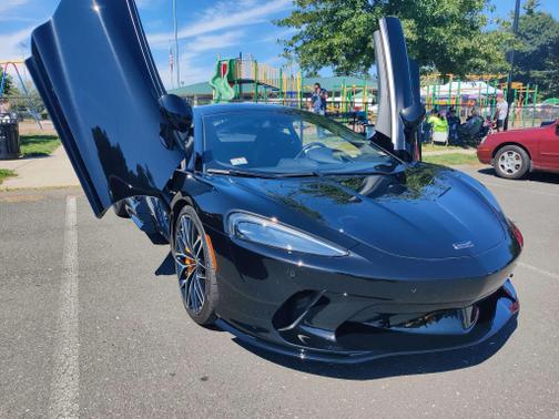 2023 McLaren GT Base