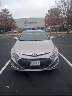 2013 Hyundai SONATA Hybrid Limited