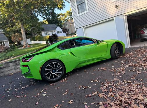Green 2015 BMW i8 Base
