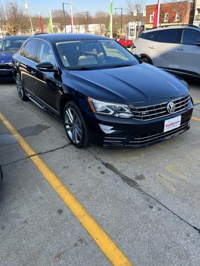 2017 Volkswagen Passat 1.8T R-Line w/Comfort