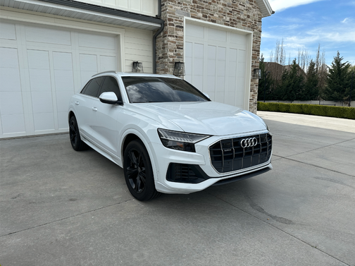 White 2023 Audi Q8 55 Premium