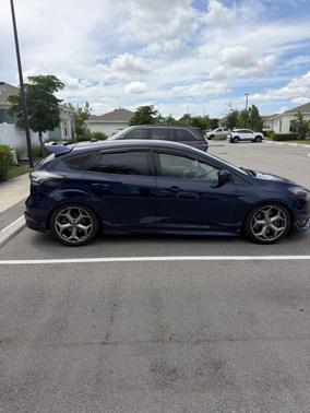Blue 2017 Ford Focus ST Base
