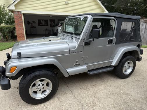 Silver 2001 Jeep Wrangler Sport
