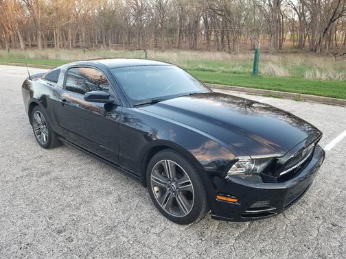 Black 2013 Ford Mustang V6