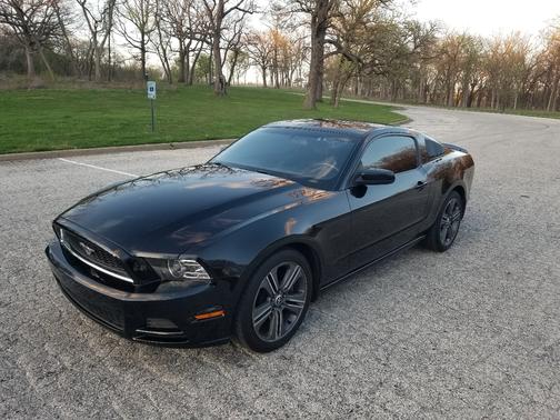 Black 2013 Ford Mustang V6