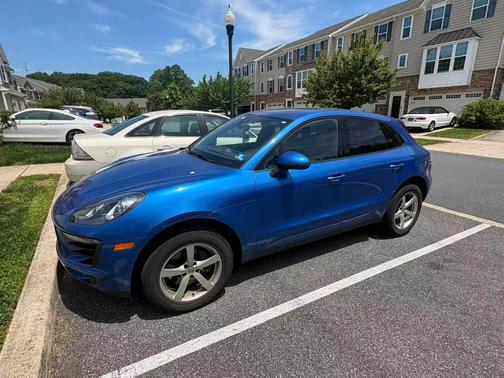 Blue 2018 Porsche Macan Macan Sport Edition