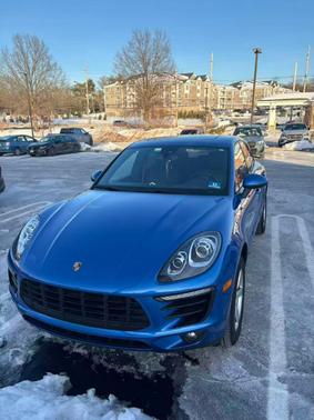 Blue 2018 Porsche Macan Macan Sport Edition