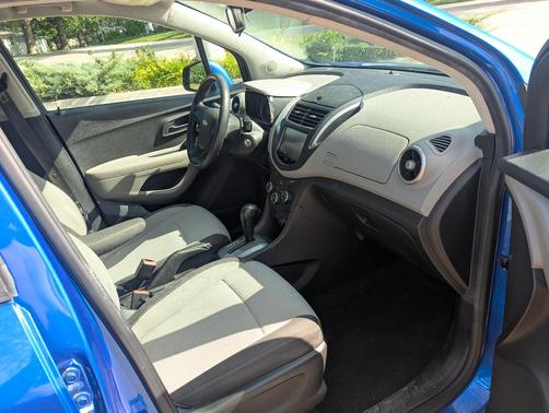 Blue 2016 Chevrolet Trax LS