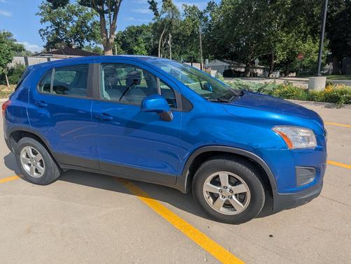 Blue 2016 Chevrolet Trax LS