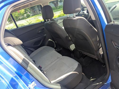 Blue 2016 Chevrolet Trax LS