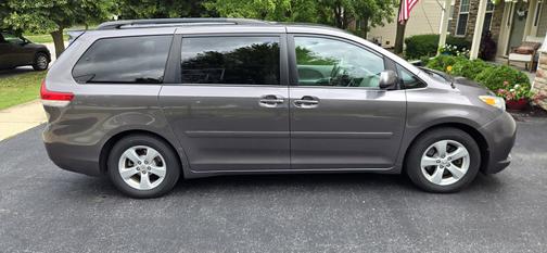 2014 Toyota Sienna LE