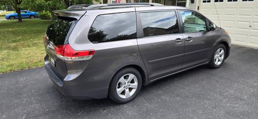 2014 Toyota Sienna LE