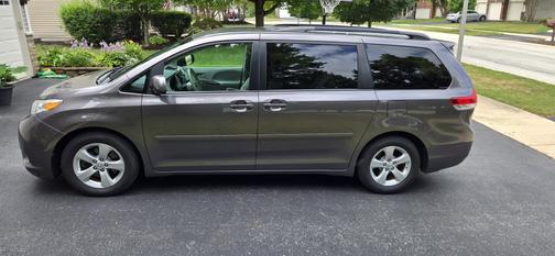 2014 Toyota Sienna LE