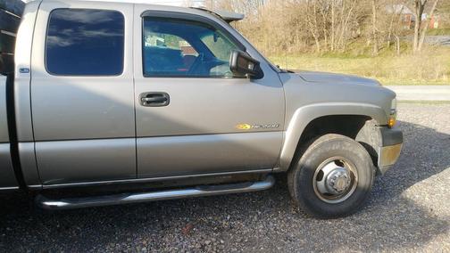 Photo 3 of 10 of 2001 Chevrolet Silverado 3500 LS Extended Cab