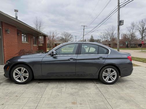 2017 BMW 330 i xDrive