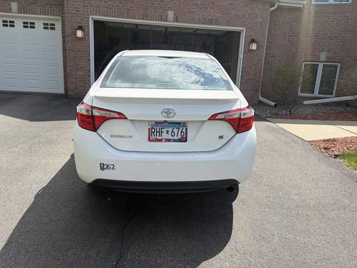 White 2015 Toyota Corolla S