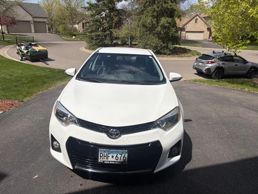 White 2015 Toyota Corolla S
