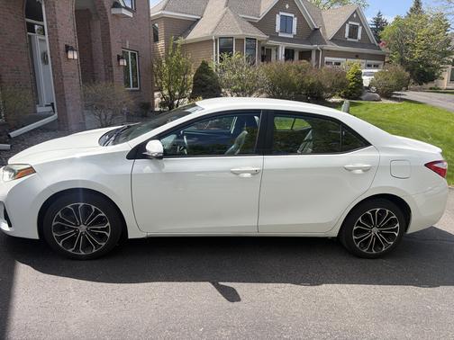 White 2015 Toyota Corolla S