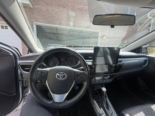 White 2015 Toyota Corolla S