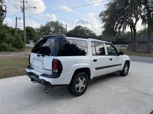 White 2004 Chevrolet TrailBlazer EXT LS