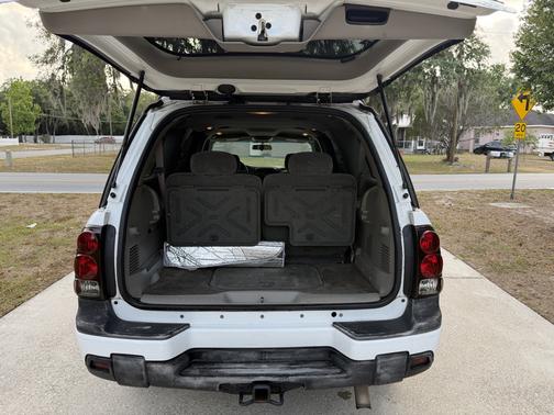 White 2004 Chevrolet TrailBlazer EXT LS
