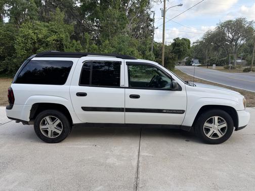 White 2004 Chevrolet TrailBlazer EXT LS