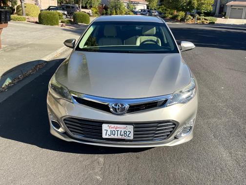 Gold 2015 Toyota Avalon XLE