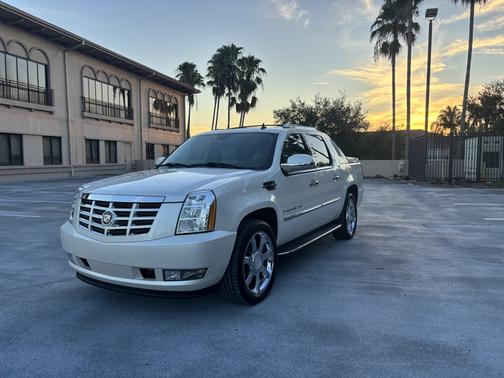 White 2007 Cadillac Escalade EXT Base
