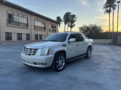 White 2007 Cadillac Escalade EXT Base