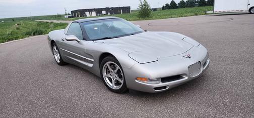 2001 Chevrolet Corvette Base