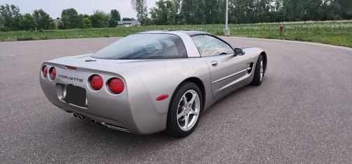 2001 Chevrolet Corvette Base